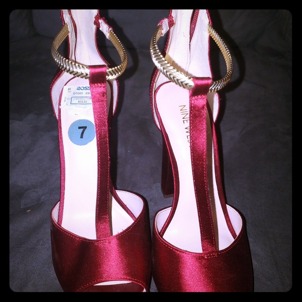 Elegantes Zapatos Rojos